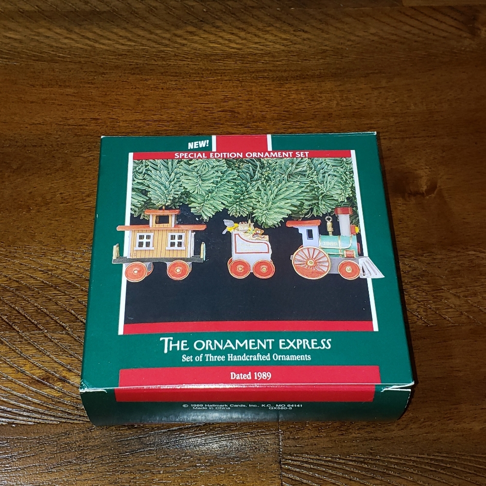 Hallmark Ornament Train - Picture 8 of 8